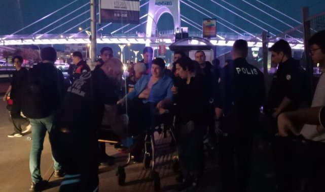 Durakta beklerken bıçaklandı, ambulansa gülerek bindi