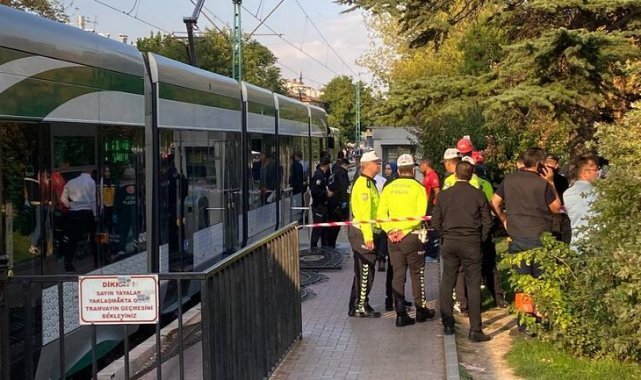 Durakta dengesini kaybedip düşen kadın, tramvay ve kaldırım arasında sıkışarak öldü