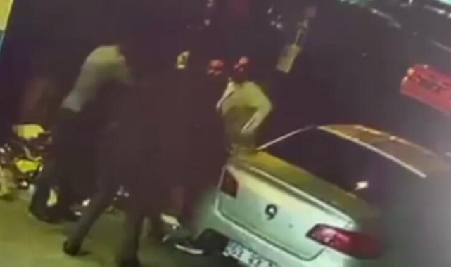 Esenler'de esnafa 'ne bakıyorsun' diyerek bıçakla saldırdı