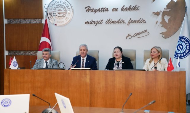 EÜ Senatosunda “YÖK Üstün Başarı Ödülü” sevinci