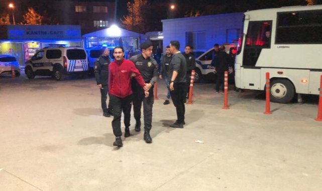 İnegöl'de yabancı uyruklu 31 kaçak göçmen yakalanıp, sınır dışı edildi