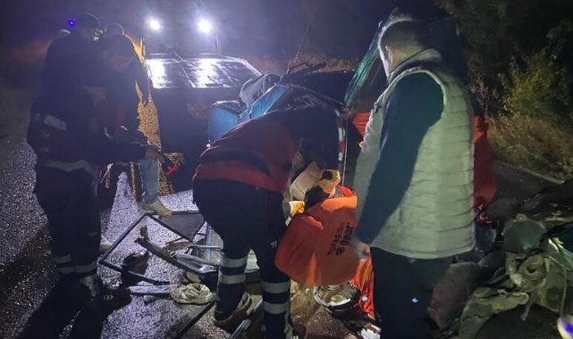 Isparta'da kamyonet ile otomobil çarpıştı