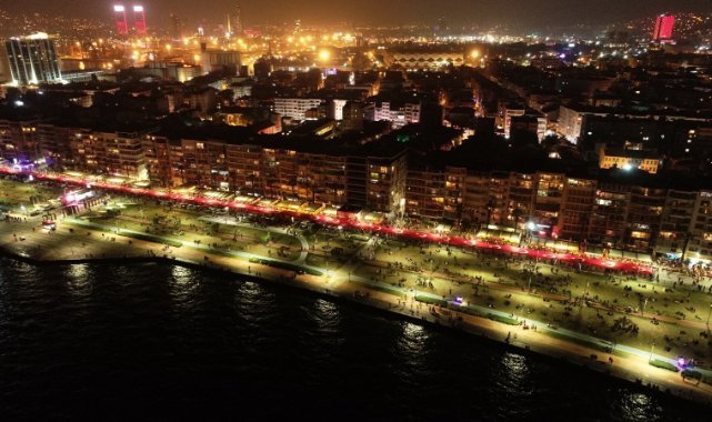 İzmir’de 100 yılın kutlaması