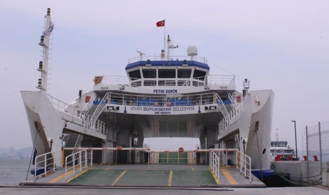 İzmir'de arabalı vapur seferleri iptal edildi