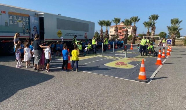 İzmir’de jandarmadan trafik güvenliği eğitimi