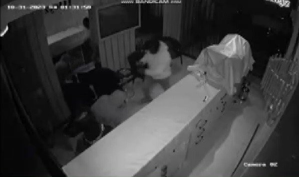 İzmir'de kuyumcudan 3 milyon değerinde soygun yapan 4 hırsız kıskıvrak yakalandı
