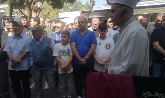 İzmir'de öldürülen öğretim görevlisine çocuklarından son veda