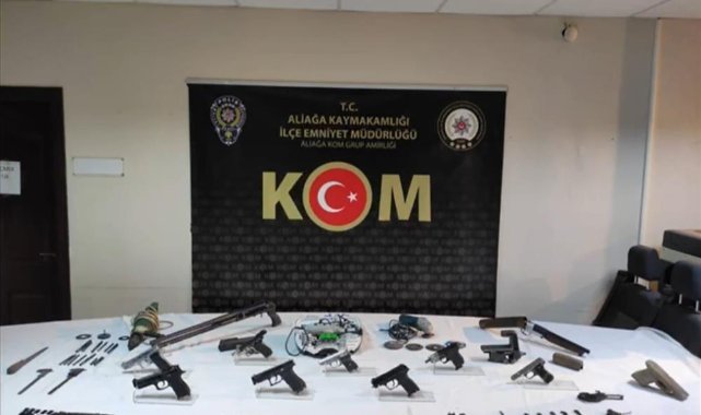 İzmir’de yasa dışı silah ticareti yapan 3 ayrı çete çökertildi