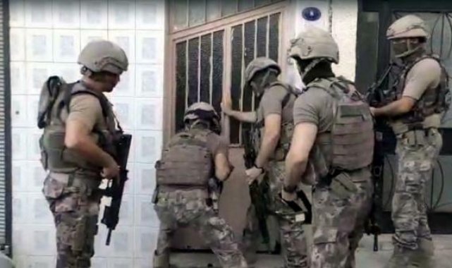 İzmir merkezli DEAŞ operasyonu: 3 gözaltı