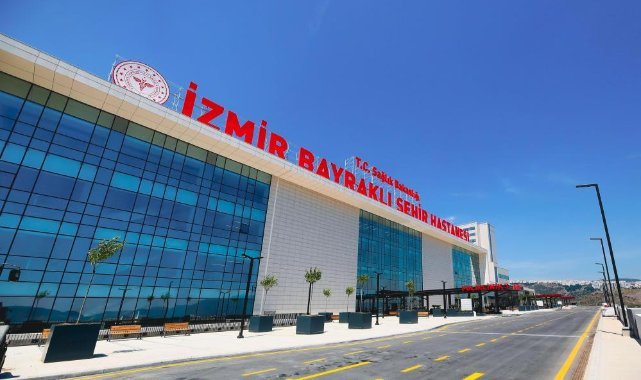 İzmir Şehir Hastanesi hasta kabulüne başladı
