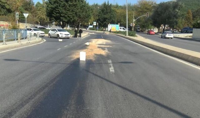 Kartal'da hafriyat kamyonundan dökülen yağ kazalara neden oldu