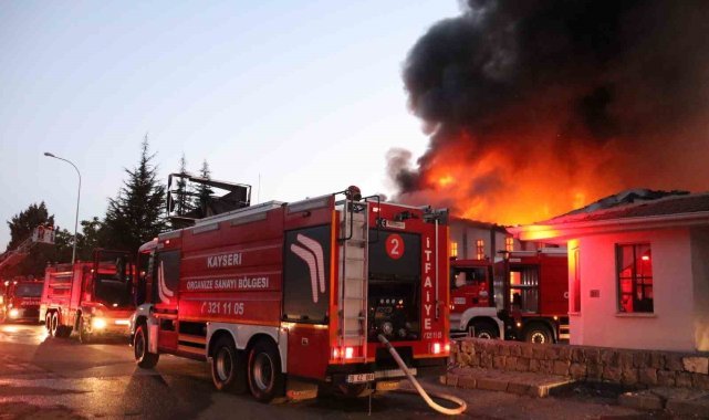 Kayseri’de büyük fabrika yangını