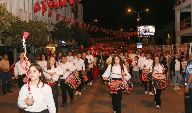 Kınık Belediyesi’nden en uzak köye kadar belediye hoparlörüyle 100. yıl coşkusu