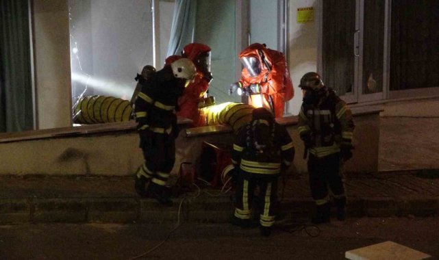 Kocaeli’de reaksiyona giren kimyasal madde patladı, binalar boşaltıldı