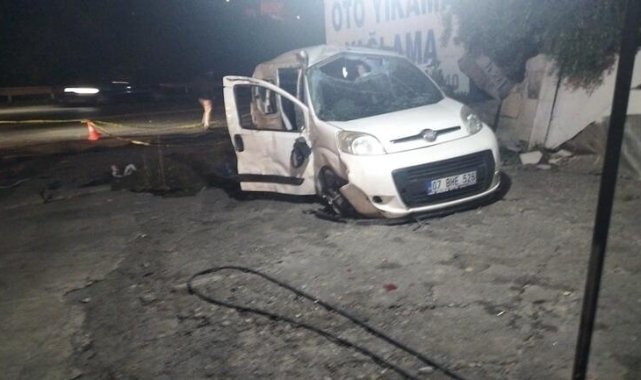 Osmaniye'ye düğüne gelenlerin içinde bulunduğu hafif ticari araç, tankerle çarpıştı
