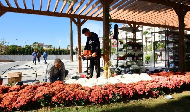 Perşembe günü açılacak parka Atatürk'ün en sevdiği çiçek dikildi