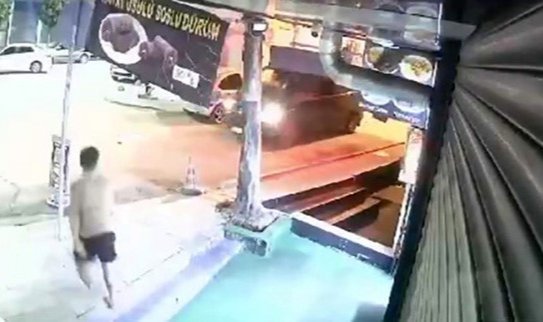 Polise yakalanmamak için iç çamaşırıyla camdan ve balkondan atladılar
