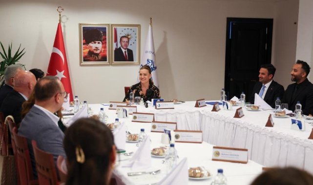 Rektör Hotar, tıp fakültesi öğretim üyeleriyle bir araya geldi