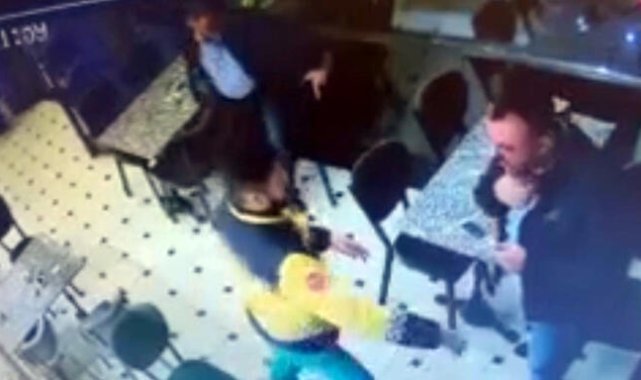 Tatlı parçası nefes borusuna kaçtı, veteriner hekim Heimlich manevrası ile kurtardı