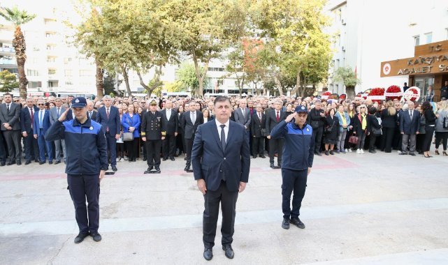 85 yıllık hasretin sirenleri Karşıyaka’nın dört bir yanında duyuldu