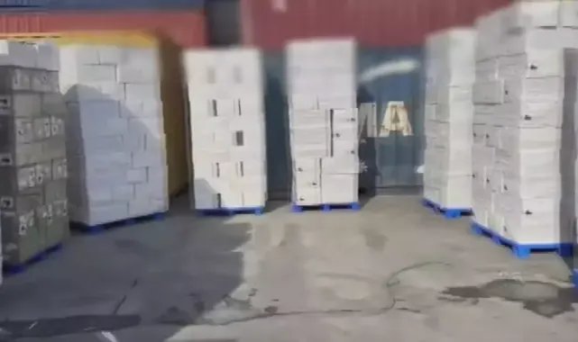 Ambarlı Limanı'nda düzenlenen operasyonda 275 bin 520 elektronik sigara yakalandı