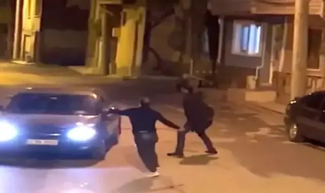 Araçlara ve polise saldıran alkollü şüpheli adli kontrolle serbest
