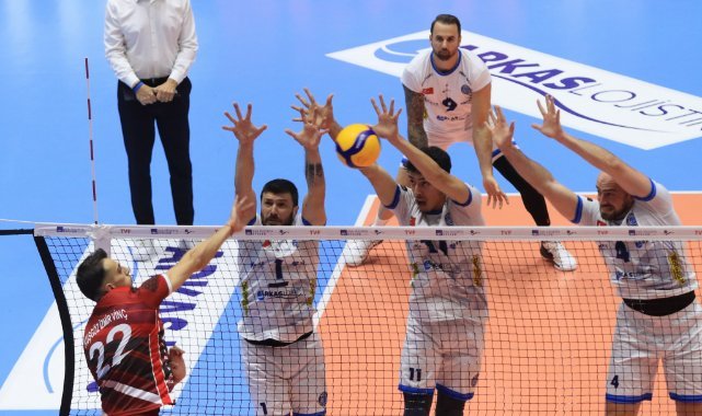Arkas Spor, Halkbank deplasmanında