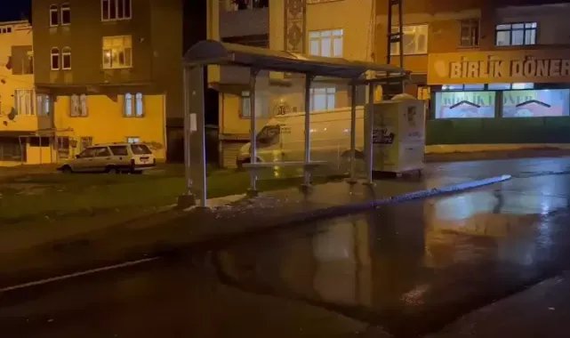 Arnavutköy'de durakta bekleyen kadına kurşun yağdırdı