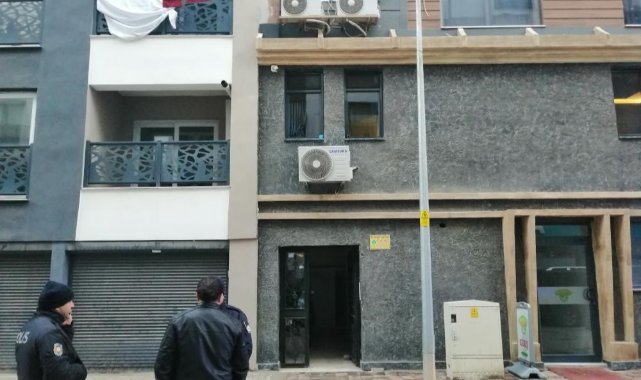 Asansörde ölü bulunan anne-kızın cenazeleri İzmir Adli Tıp Kurumunda