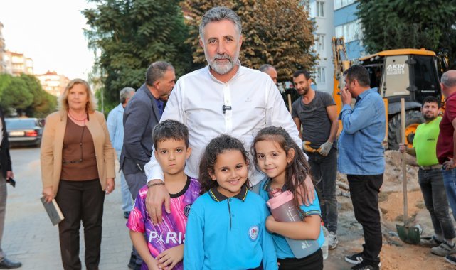 Bayraklı’da tüm sokaklar yenileniyor