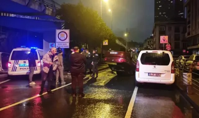 Beyoğlu&#039;nda kazadan sonra kaçan otomobil, takip edilirken Şişli&#039;de takla attı