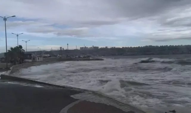 Büyükçekmece'de lodos etkili oluyor