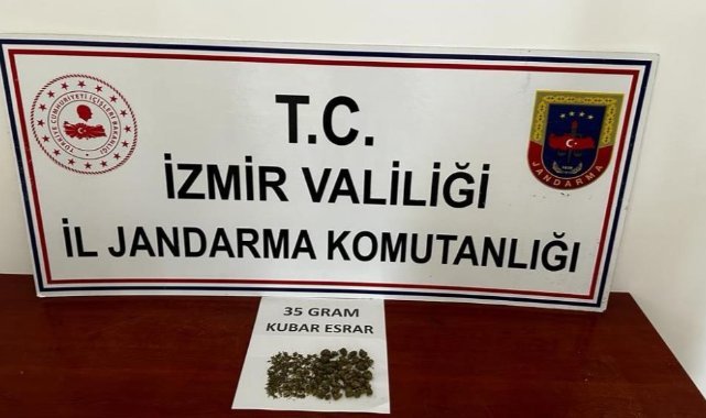 Çeşme'de şüpheli araçtan esrar çıktı