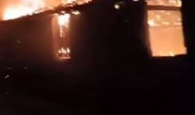 Çorum'da samanlıkta çıkan yangın ahırı da yaktı
