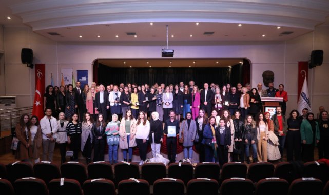 DEÜ'de öğretmenler günü programı düzenlendi