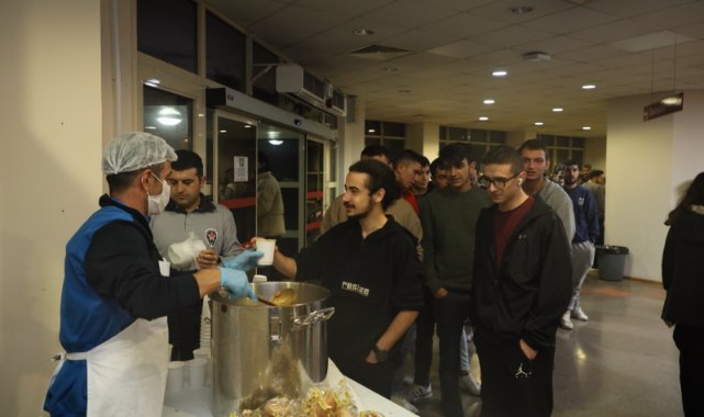 DEÜ'lü öğrencilere vize haftasında çorba ikramı