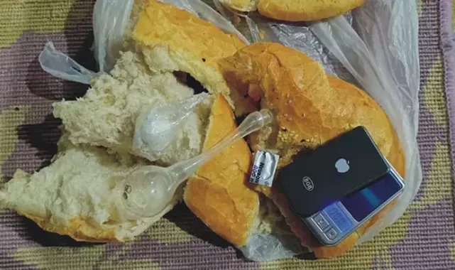 Ekmeğin arasından uyuşturucu çıktı