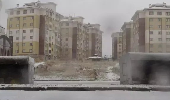 Erzurum'da fırtına sonrası kar yağışı