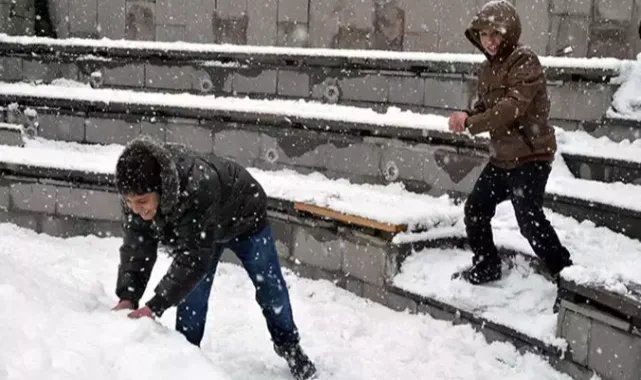 Erzurum’da okullar tatil