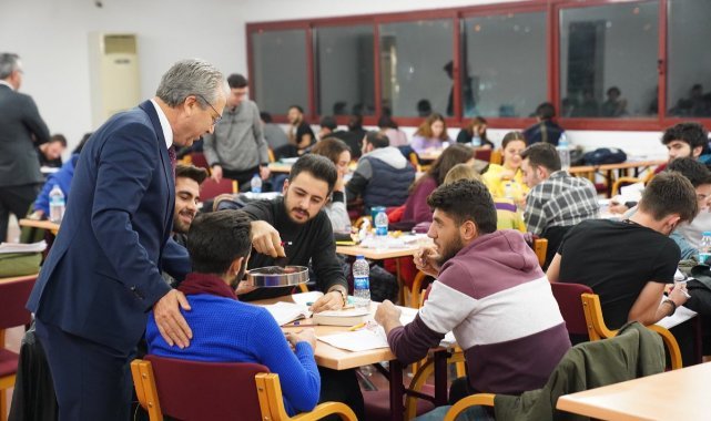 EÜ Merkez Kütüphanesi öğrenciler için sosyal yaşam alanına dönüştü