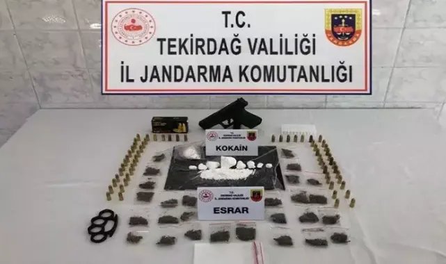 Evde vazo içerisinde uyuşturucu ele geçirildi