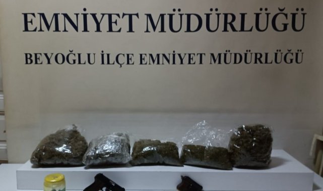 Evinden 2.5 kilogram uyuşturucu çıktı: 'Diş ağrısına iyi geliyor dediler önerdiler aldım'