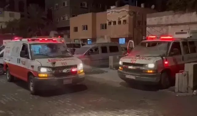 Filistin Kızılayı, 2 ambulansının daha vurulduğunu açıkladı
