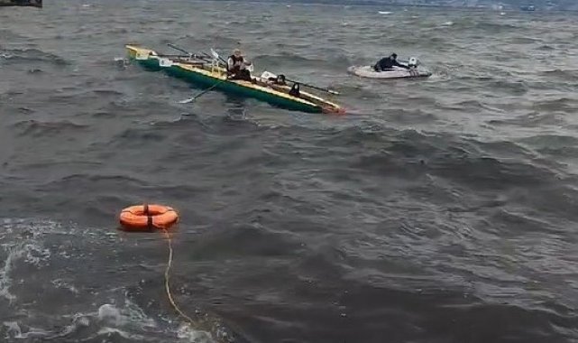 Fırtınalı havada denize açılan kanocular ölümle burun buruna geldi