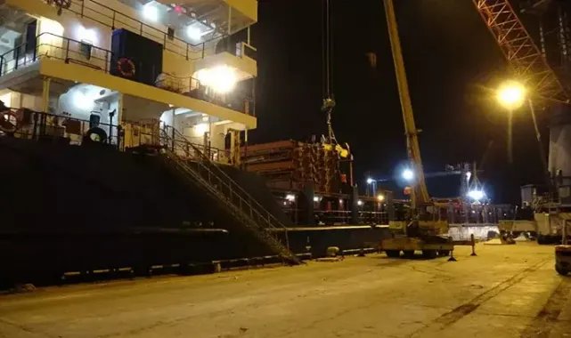 Gazze'ye yardım için hazırlanan sağlık gemisi yola çıktı