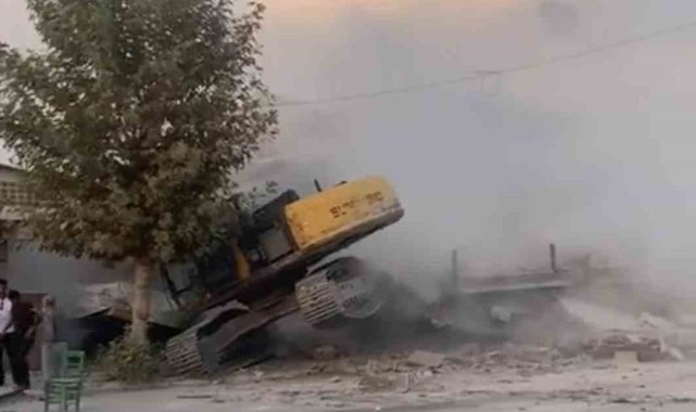 Hatay’da kontrollü yıkım sırasında bina çöktü