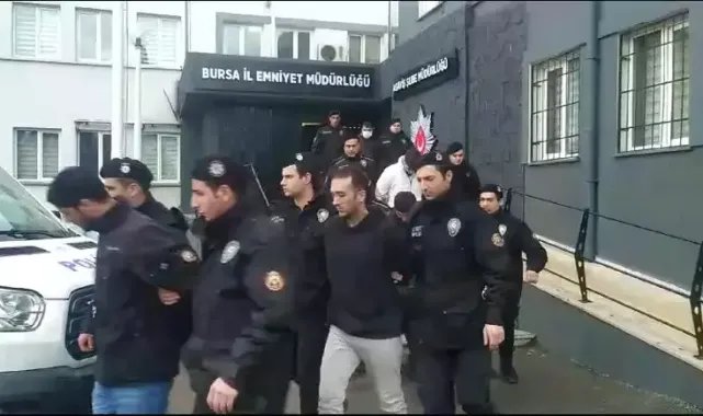 Hırsızlık için Bursa'da buluşan 'Cumartesi Çetesi' üyesi 5 kişi yakalandı