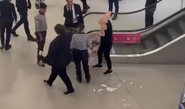 İstanbul’da mağazada yakalanan hırsızların AVM’yi birbirine kattı