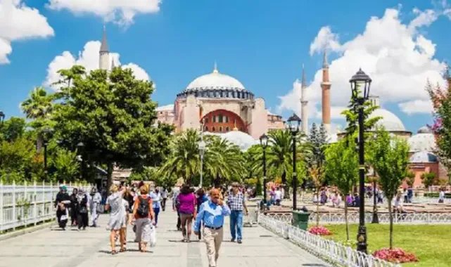 İstanbul'u 9 ayda 13,1 milyon yabancı turist ziyaret etti