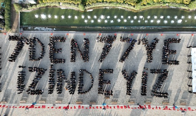 İzmir 7’den 77’ye Ata’sının İzinde